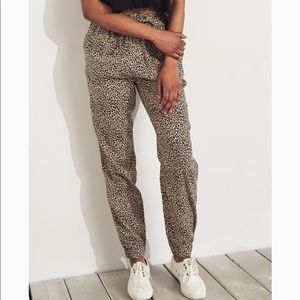 Hollister Ultra High Rise Cheetah Pants size SMALL